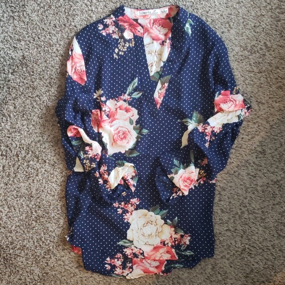 Floral 3/4 length sleeve shirt
